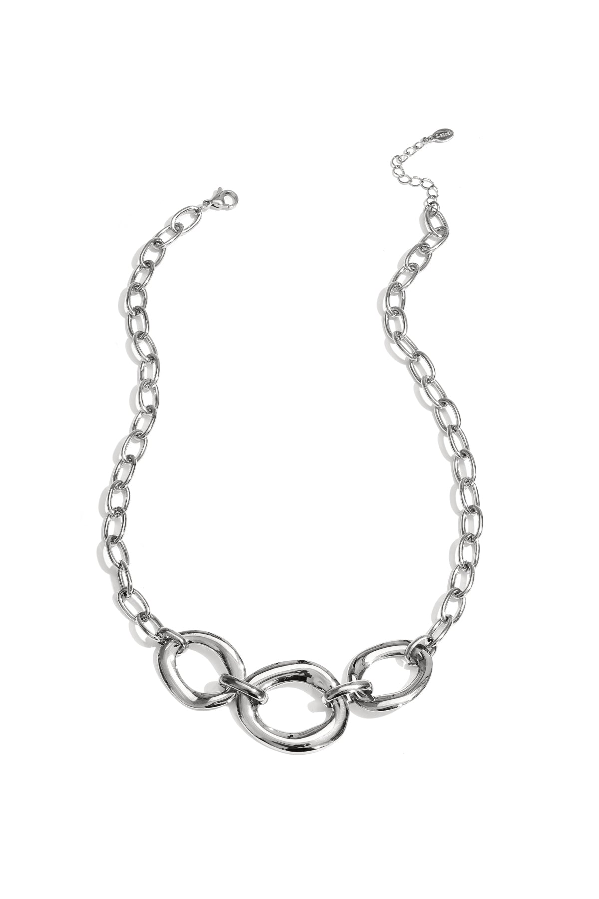 Necklace with round statement pieces