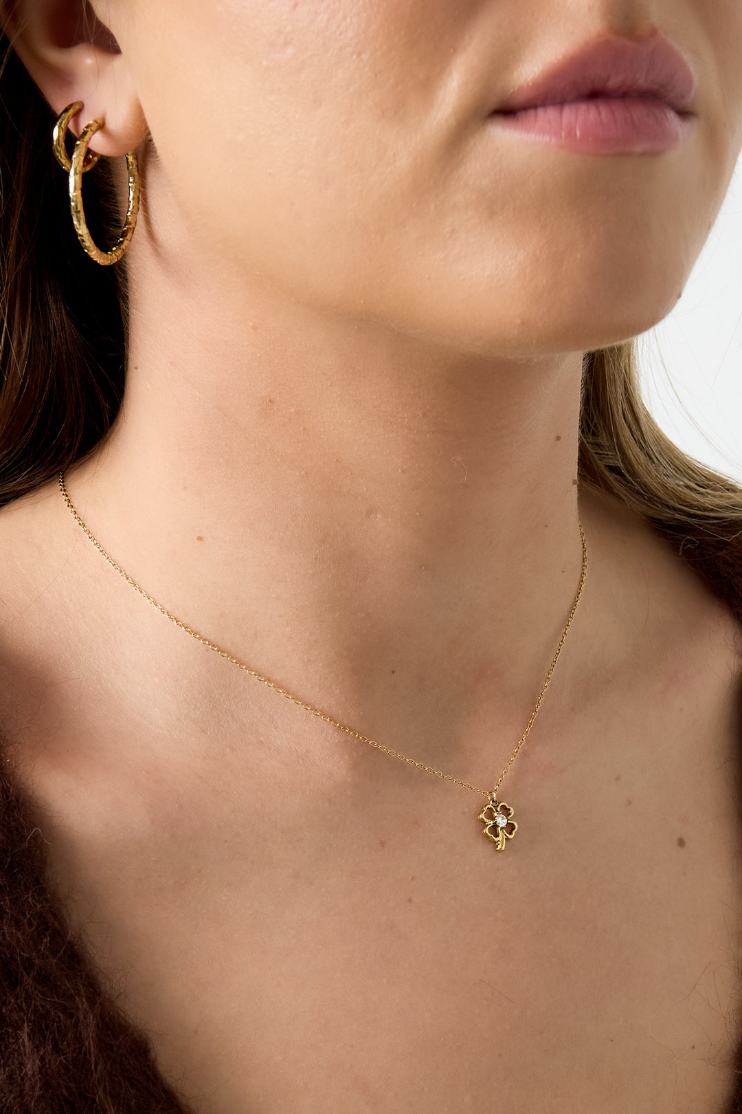 Halsketten mit Anhänger aus 14-karätig vergoldetem Edelstahl, Clover Casual Simple Serie, Damenschmuck