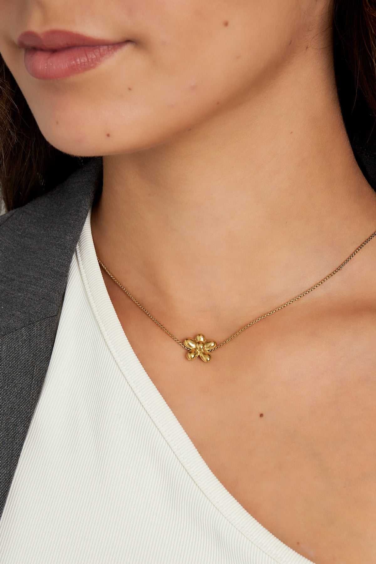 puffy flower necklace