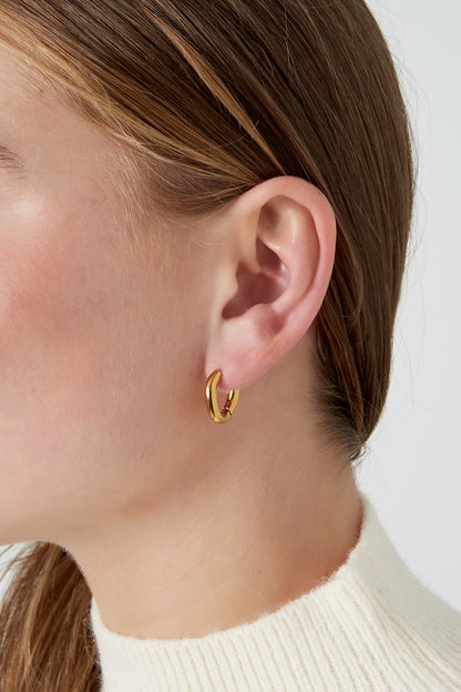 gentle curve earrings