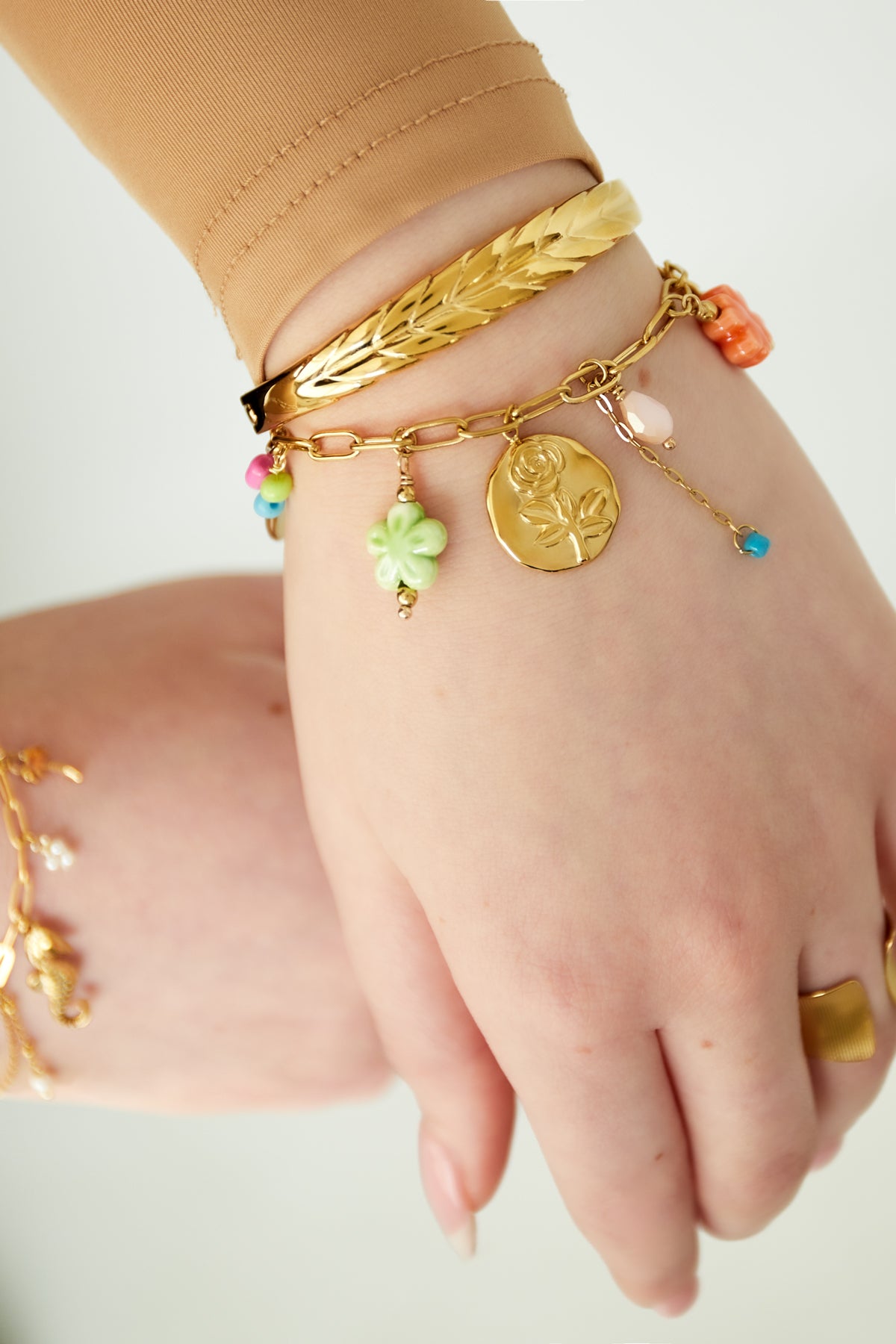 subtle relief bracelet