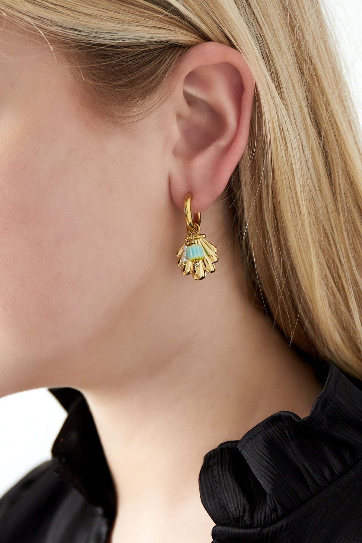 shell earrings