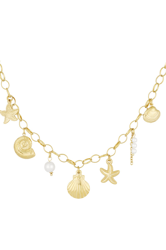 shell necklace