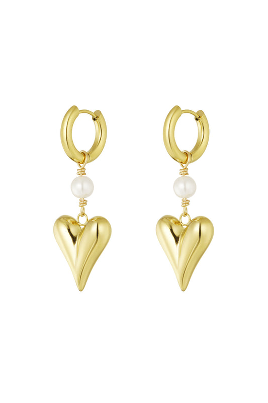 earring with pearl and heart pendant