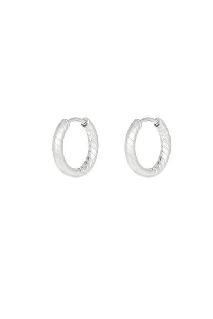 refined relief earrings