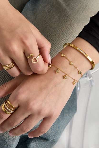 Armband mit Perlen und Herzen mit Stein