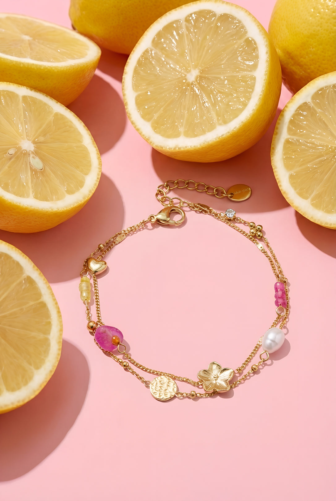 Charm-Armbänder mit Steinen, Perlen und Münzen
