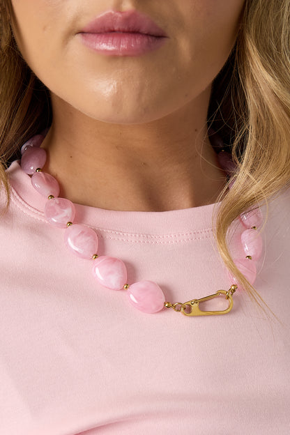 Bead necklace with front closure design