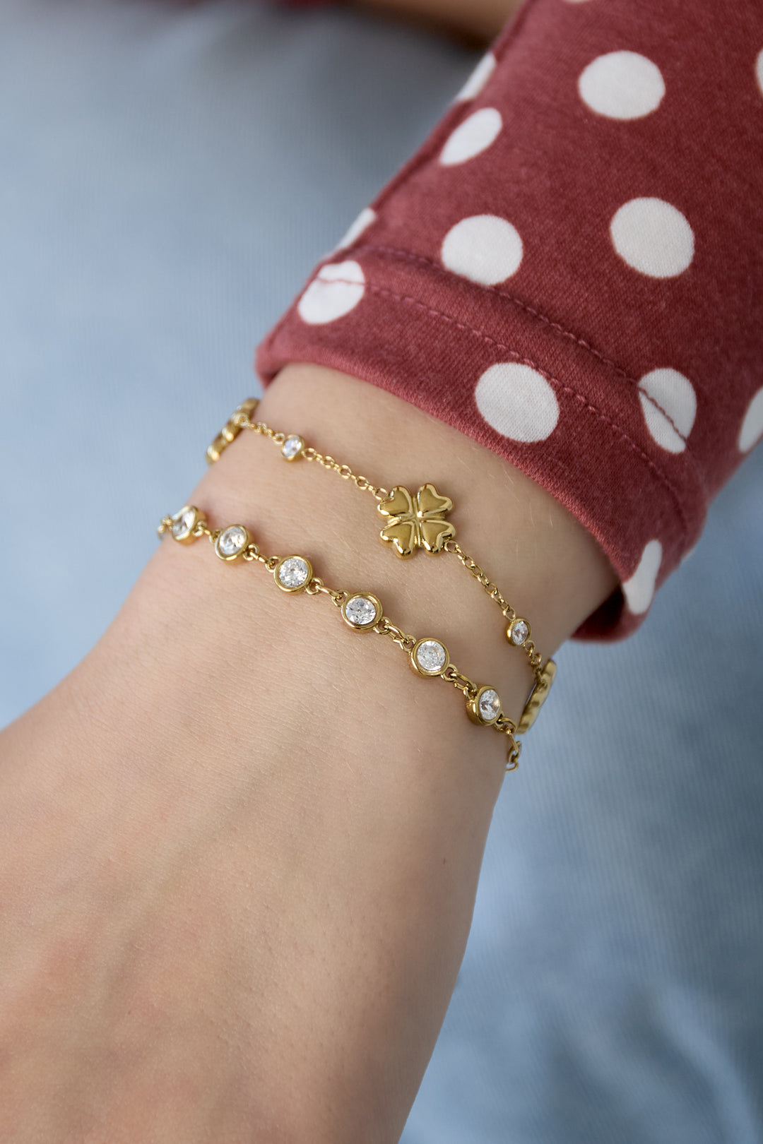 Gliederarmband mit runden Zirkonia-Steinen