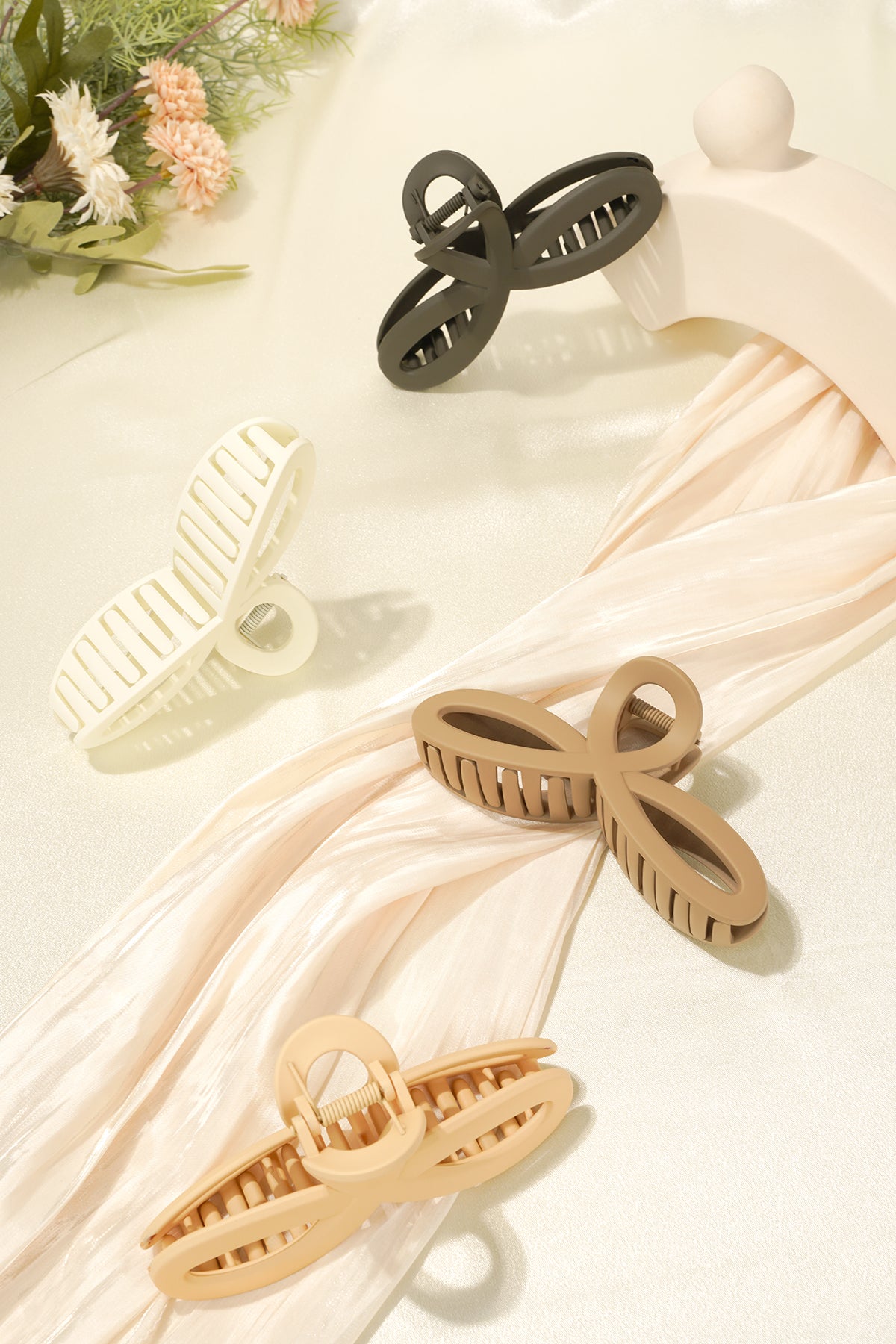 Cute Hair Clip - Black Plastic