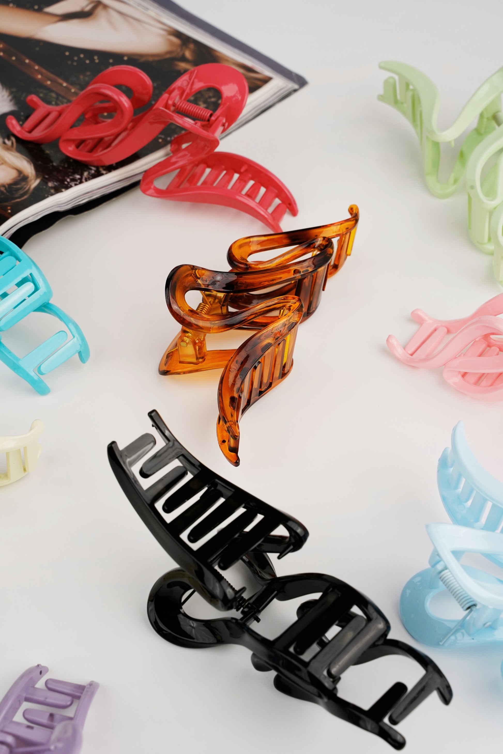 Aesthetic hair clip curl