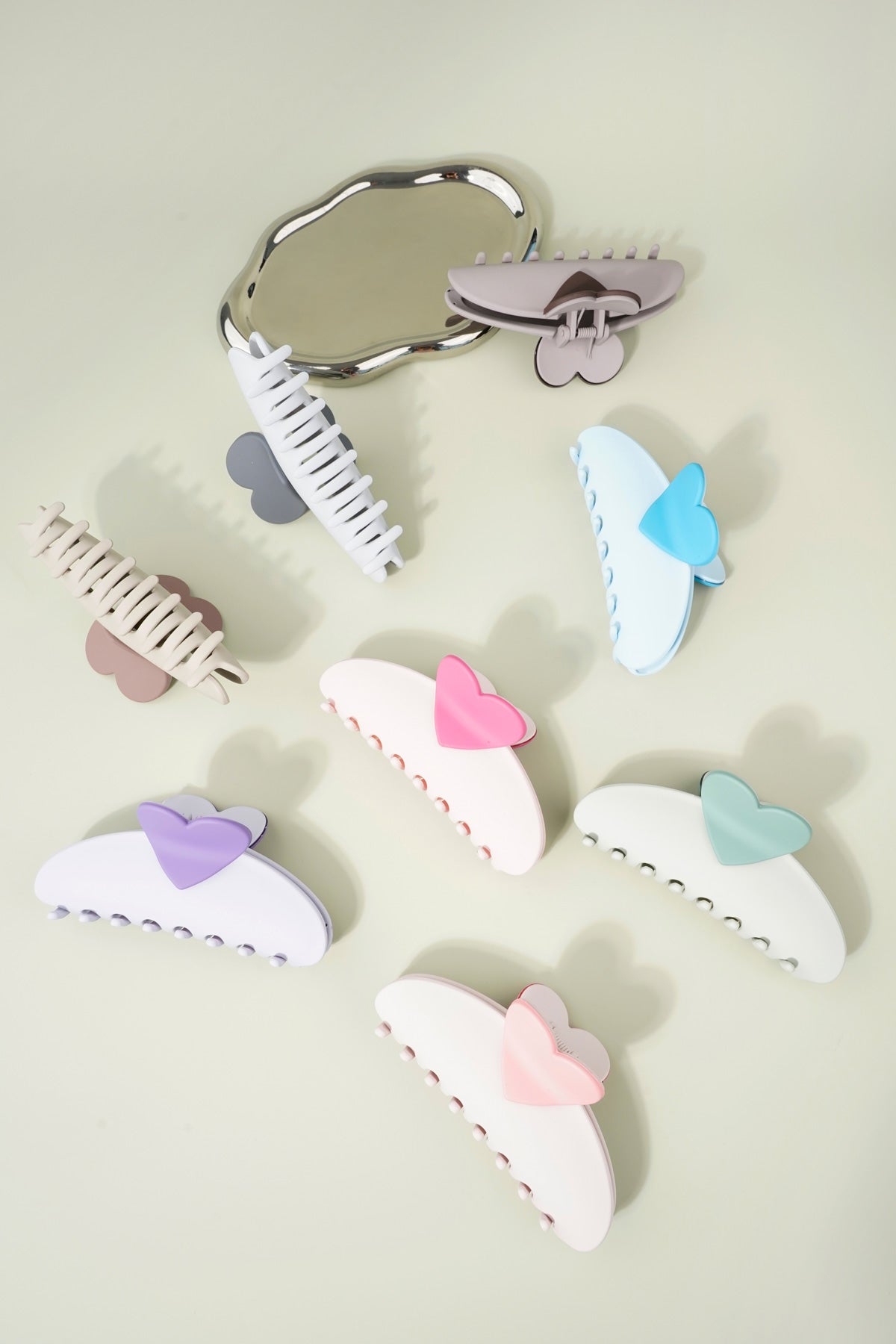 hair clip with heart detail
