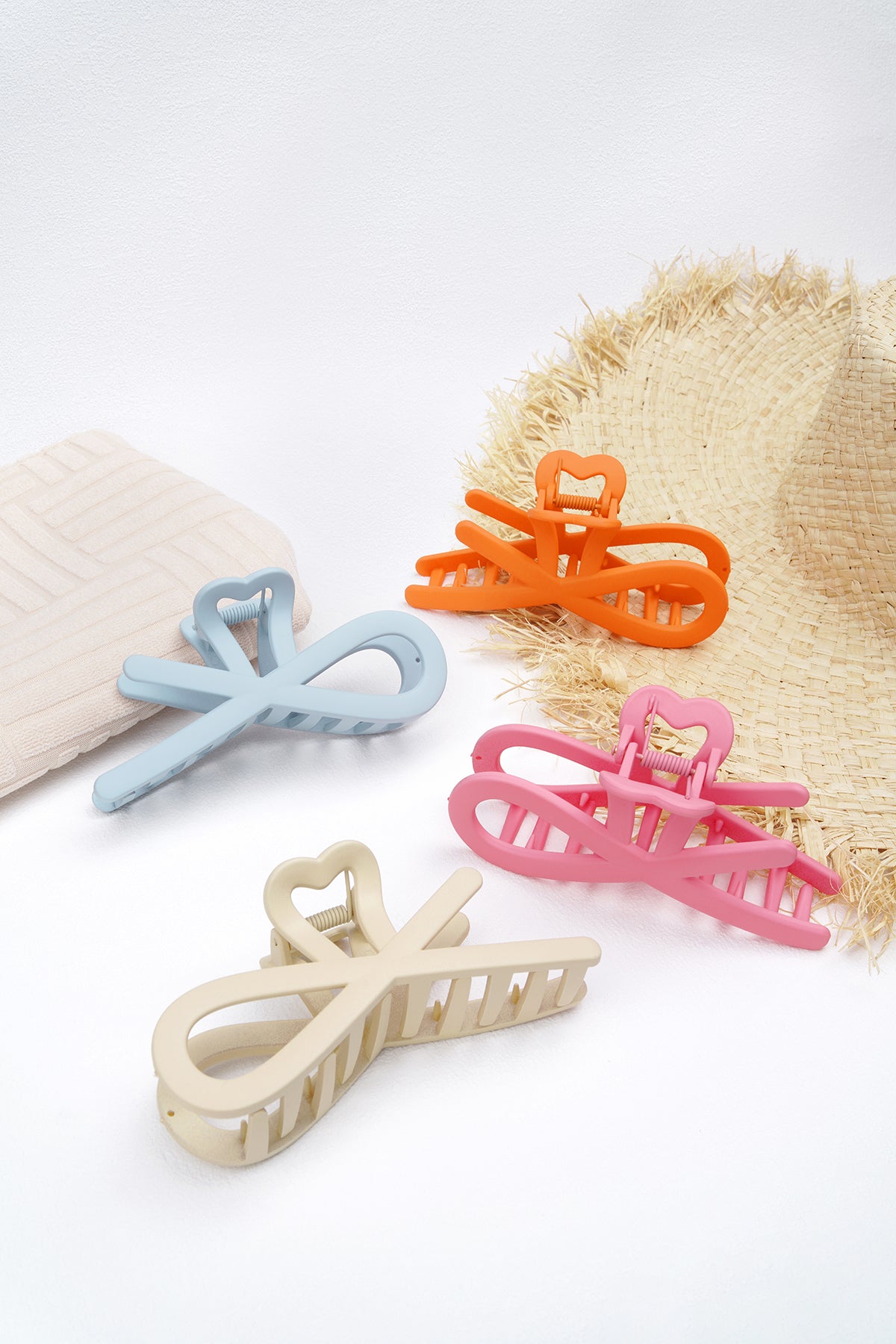 Hair clip curly must