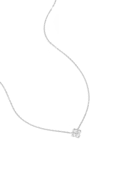 Necklace with clover decoration