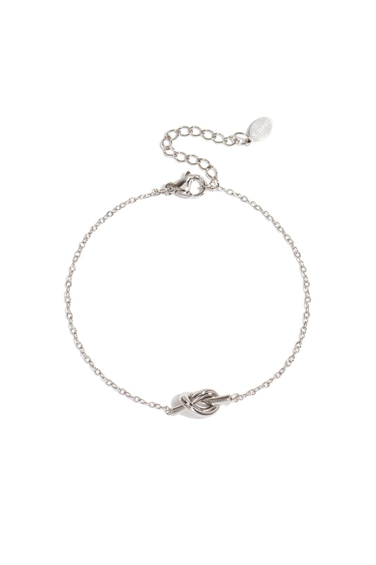 Simple bracelet with knotted charm