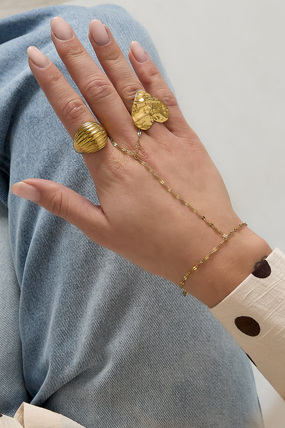 Handkette mit dicker Kette