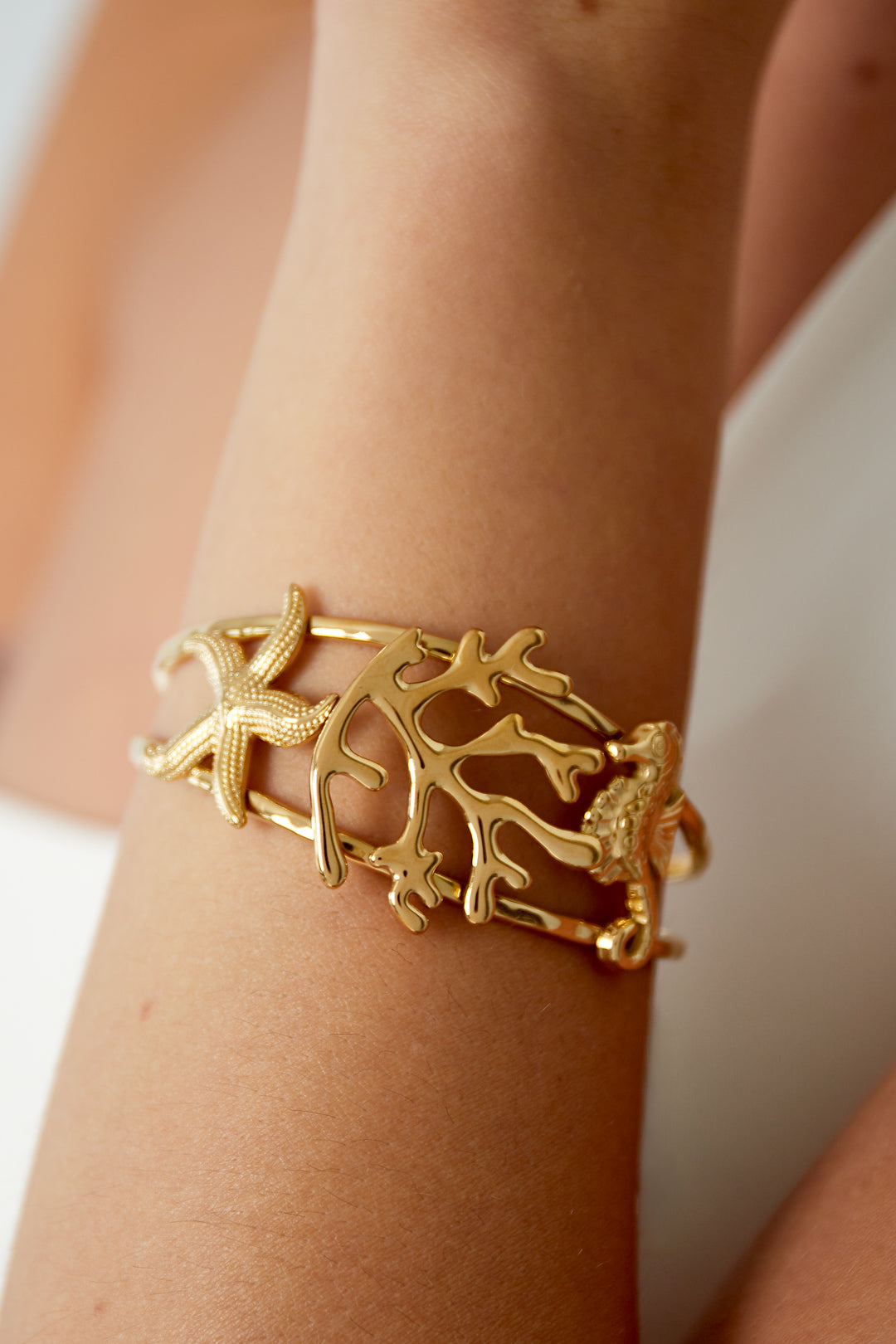 Coral bangle