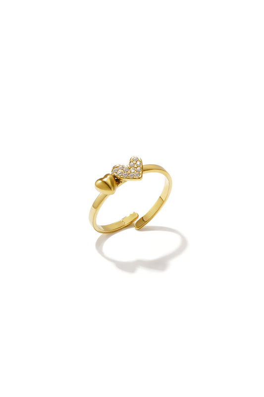 Minimalistischer Ring mit kleinen Herzen
