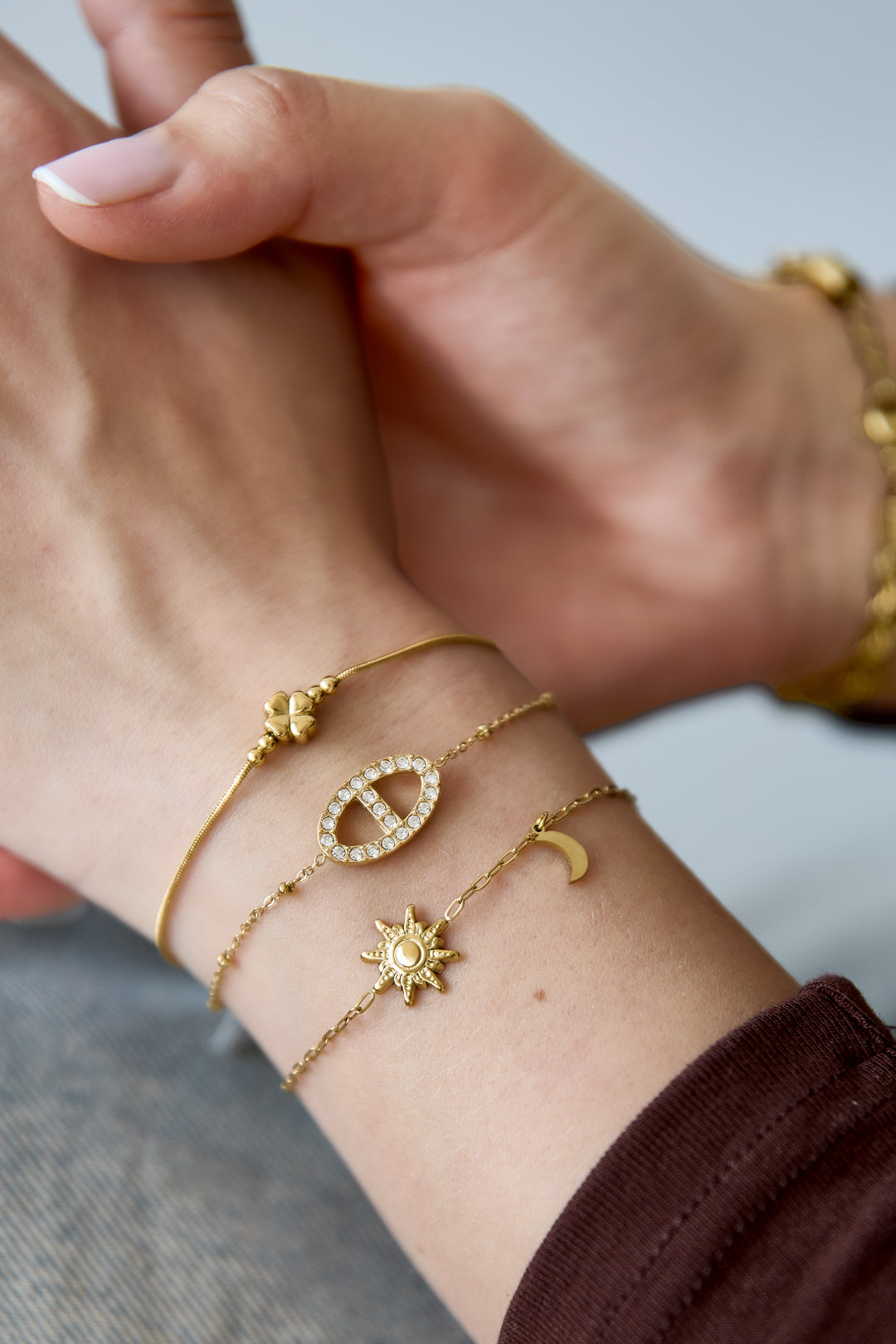 Armband mit minimalistischem Kleeblatt und Perlen