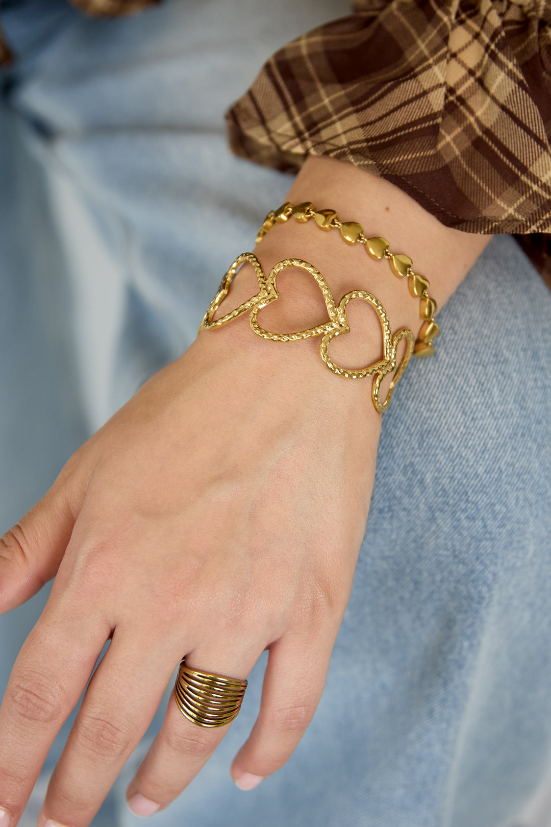 Armreifen aus Edelstahl, Herzmotiv, lässige und schlichte Serie, Damenschmuck