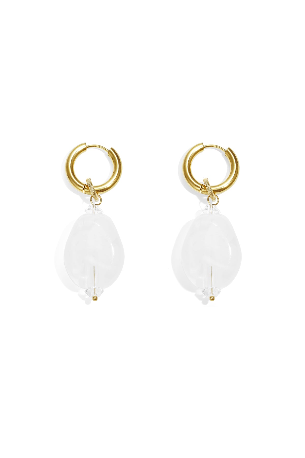 Earrings with asymmetrical bead