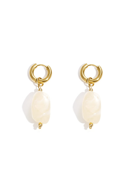 Earrings with organic beads