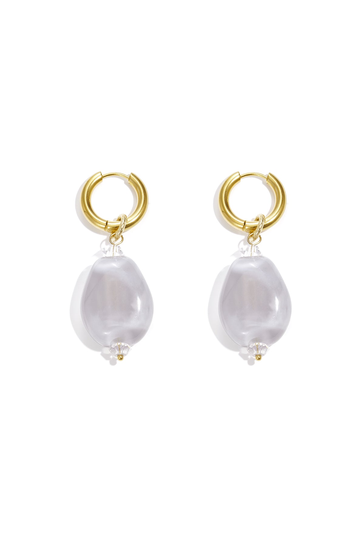 Earrings with asymmetrical bead