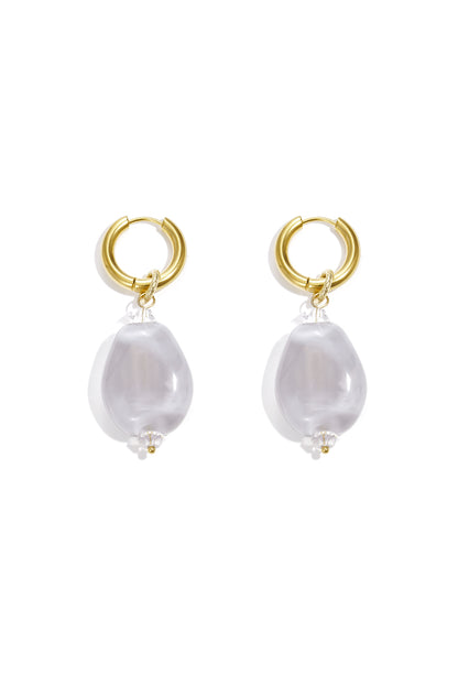 Earrings with asymmetrical bead