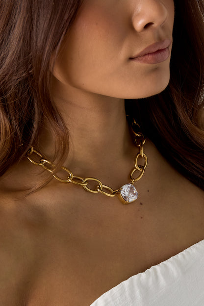 Gliederkette mit auffälligem Anhänger